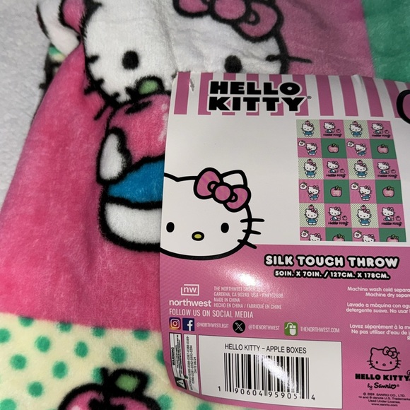 HELLO KITTY BLANKET - Picture 3 of 3